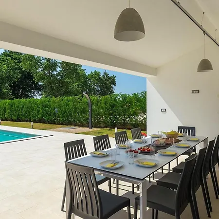 Holiday home Silvia *